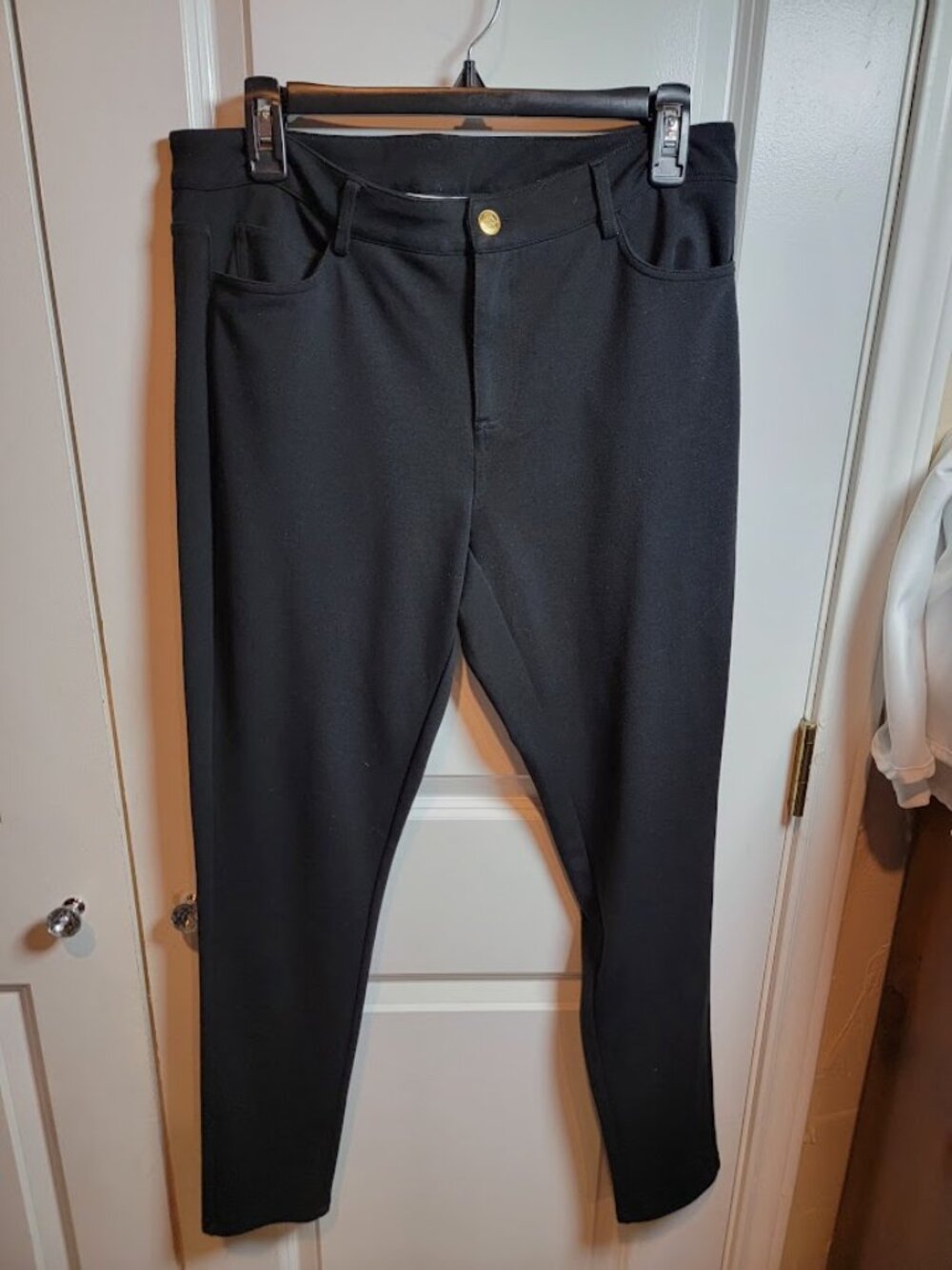 MICHAEL Michael Kors Women’s Size 8 Black Stretch Skinny Pants Gold MK Hardware